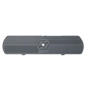 Graue Silikon-Armaturen-Spritzschutzmatte für Spüle, flexible Abtropfmatte für Arbeitsplatte.
