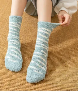 Dicke winterliche Korallenvlies Pluesch Socken kuschelige Heim Schlaf Mittelsocke warm