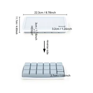 Moule à glaçons en silicone durable avec fond souple pour un démoulage facile et rapide.