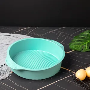 Round silicone cake mold 9-inch non-stick baking pan for DIY kitchen baking and pastries.