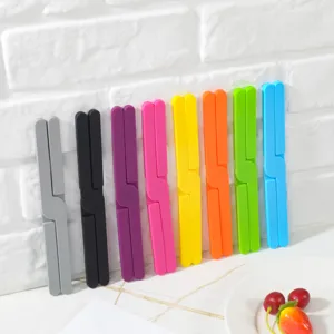 Foldable silicone insulation pad for kitchen pot, heat resistant, colorful table mat.