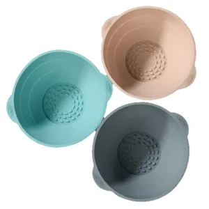 Silicone collapsible bowl set for kitchen, portable folding salad bowl and convenient noodle bowl.