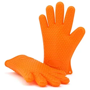 Guanti da cucina in silicone resistenti al calore con motivo a cuore per microonde.