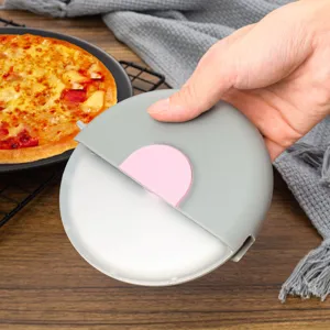 Edelstahl Pizzaschneider mit Schutzabdeckung, runder Roller fuer Kueche und Backen.