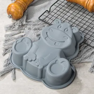 Moule à gâteau en silicone en forme d'hippo mignon pour mousse, chocolat et pâtisseries.