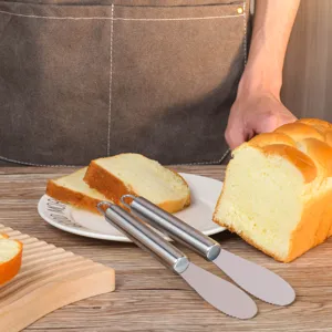 Edelstahl Butterstreichmesser Detailaufnahme zum Bestreichen von Brot, Backwerkzeug.