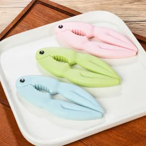 Casse-Noix en Plastique Pince de Crabe Ouvre-Coquille de Noix Outil de Cuisine