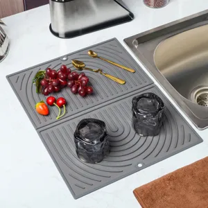 Silikon Abtropfmatte für Arbeitsplatte Detail, hitzebeständiges Küchenwerkzeug für Tassen.