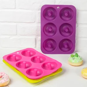 6-Kavität Silikon Donutform für das Backen zu Hause, flexibel und antihaftbeschichtet.