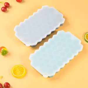Silikon Eiswürfelform mit Deckel, Waben-Eisbereiter für die Küche, einfach zu entformen.