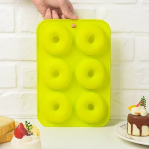 6 Mulden Silikon Donut Form Backwerkzeug fuer Hauskueche Kuchen Gebaeckherstellung, gruen.