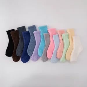 Winter einfarbige Korallenfleece Socken verdickte warme Heim Schlaf Mittelsocken Großhandel