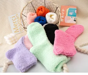 Dikke koraalvleece wintersokken in effen kleuren, warme pluche slaapsokken voor dames.