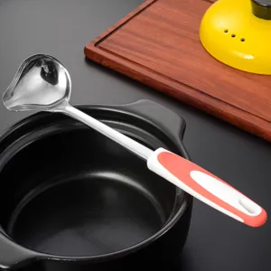 Edelstahl Suppenkelle mit rutschfestem Griff Seitenlippe Design Kuechen Oelschoepfloeffel 1Stk