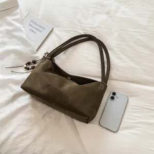Retro große Kapazität braune Schultertasche Detail, stilvolle Pendler Tasche für Damen.