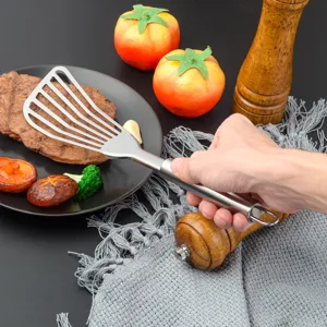 Spatule ajourée en acier inoxydable pour cuisine, tourneur de steak et cuisson de poisson.