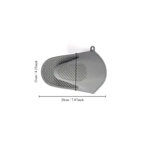 Silicone oven mitt close-up detail, heat-resistant grip clip showing exact dimensions.