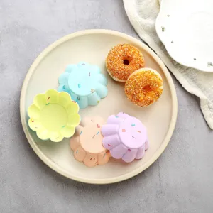 Set di stampi per muffin in silicone, pirottini colorati per dolci torte budini e dessert.