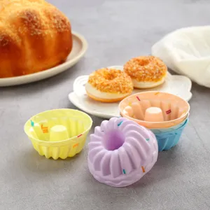 Set di mini stampi per torta in silicone, pirottini colorati antiaderenti per muffin e dolci.