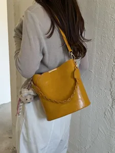 Sac seau jaune moutarde rétro pour femmes, sac bandoulière élégant avec charmant.