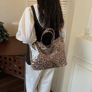Elegante borsa shopper con stampa leopardata, grande borsa a spalla trasparente.