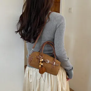 Retro Boston Handtasche für Damen, Vintage Umhängetasche Kissenform mit Holzperlen.