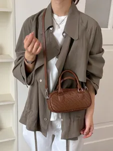 Modische braune geflochtene Damen Umhängetasche lässige tägliche Pendeltasche Handtasche.