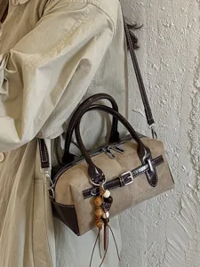 Retro Boston Umhängetasche für Damen, stilvolle Handtasche in Kontrastfarbe für den Herbst.