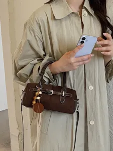 Retro braune Wildleder Boston Handtasche für Damen, schicke Umhängetasche und Shopper.