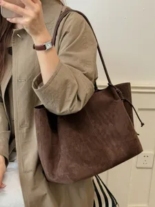 Large capacity brown suede tote bag for women, retro casual autumn shoulder bag for commute.