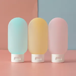 Lot de bouteilles compressibles de voyage en PE cosmétique nordique avec trois conteneurs.
