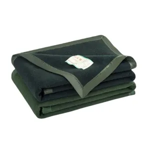 Thick green wool blanket for camping outdoor military training and disaster relief use detail