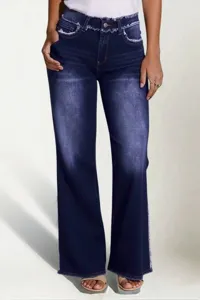 Jeans a zampa da donna blu scuro a vita alta con dettagli alla moda con orlo sfrangiato.