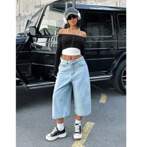 Mujer vaqueros azul claro talle alto pantalon capri ancho estilo vintage casual.