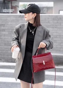 Red crocodile pattern handbag for women, stylish leather shoulder crossbody bag with top handle.