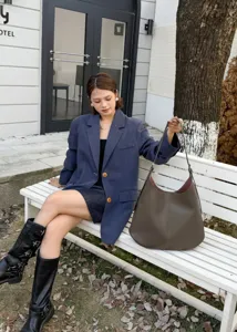 Genuine leather shoulder tote bag for women, large capacity minimalist hobo handbag.