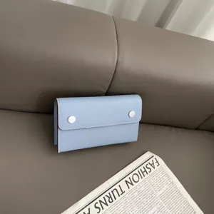 Hellblaue Rindsleder Umhängetasche minimalistische Handy Handtasche für Damen elegant