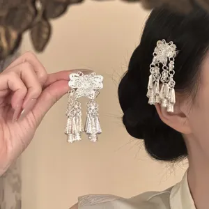 Neo-Chinese Retro Alloy Hollow Butterfly Floral Tassel Hair Clip Ethnic Style Silver Duckbill Clip For Hanfu Women Decorative Headwear