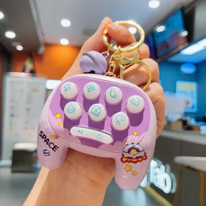 Kreative Mini Weltall Spielkonsole Schlüsselanhänger süßer Taschenanhänger Geschenk Idee