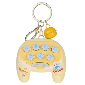 Astronauten Gamepad Schlüsselanhänger niedliches kreatives Spielzeug Minianhänger Geschenk.