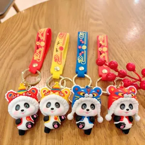 Mignon porte-clés panda style chinois avec pendentif chapeau du Nouvel An pour sacs.