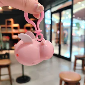 Portachiavi maialino volante rosa carino con ali, ciondolo per borsa da cartone animato.