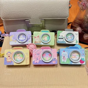 Leuke cartoon gloeiende vintage camera sleutelhanger miniatuur geluid speelgoed tas