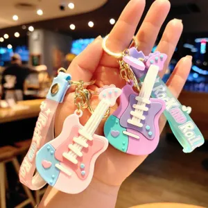 Leuke gitaar PVC sleutelhanger koppel auto sleutelhanger tas hanger ornament cadeau