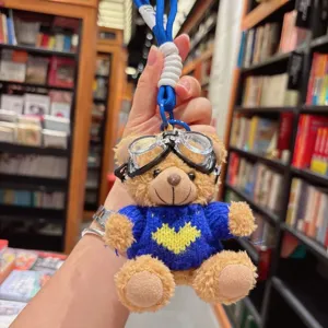 Mignon porte-clés en peluche ours avec lunettes de soleil pour sac à dos et fourre-tout