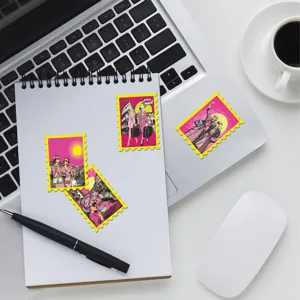 Autocollants de timbre de fille de mode pop art rétro, parfaits pour carnet, valise et ordinateur.