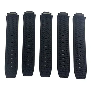 Correa de repuesto de silicona negra compatible con relojes deportivos. Duradera y resistente al agua.