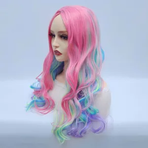 Parrucca sintetica lunga mossa con sfumatura rosa e blu, ideale per feste e eventi di cosplay.