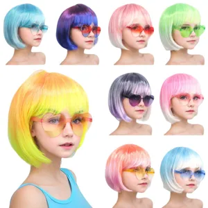 Perruque bob dégradée colorée avec lunettes de soleil cœur ensemble de fête cosplay