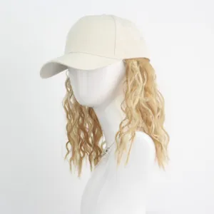 Casquette de baseball avec perruque blonde bouclée, chapeau cheveux mode et pratique.